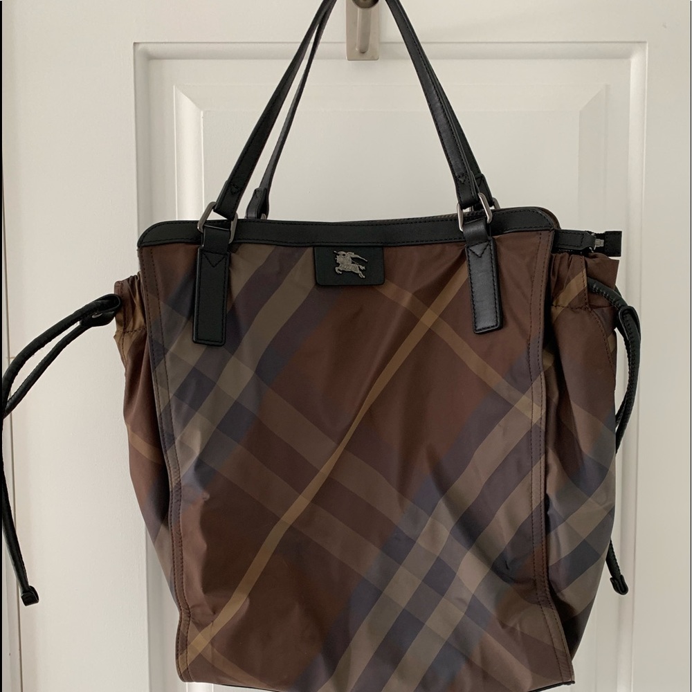 Burberry Buckleigh Nylon check patent Tote